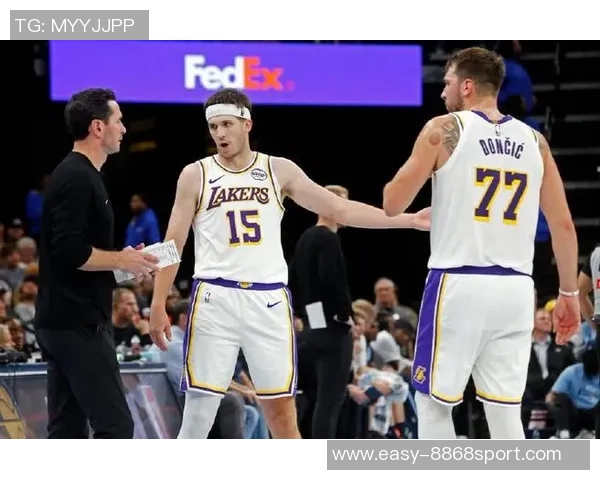 艾顿谈东契奇与里夫斯的球风对比认为前者似保罗后者如布克 艾顿谈东契奇与里夫斯的球风对比认为前者似保罗后者如布克